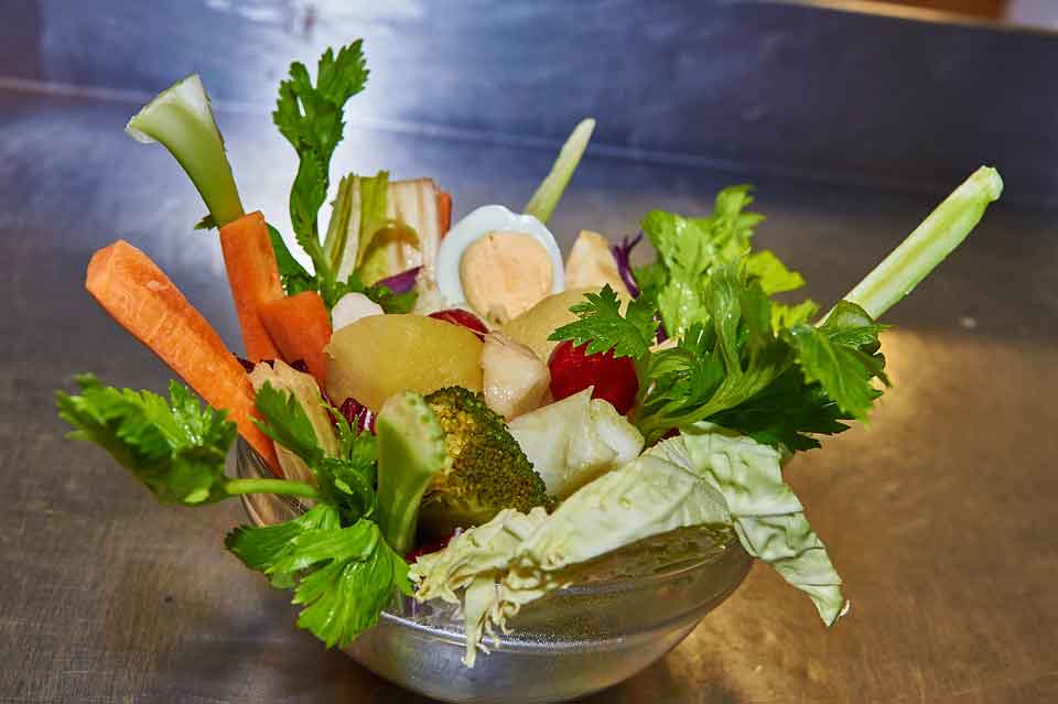 10 motivi per festeggiare e mangiare la Bagna Cauda