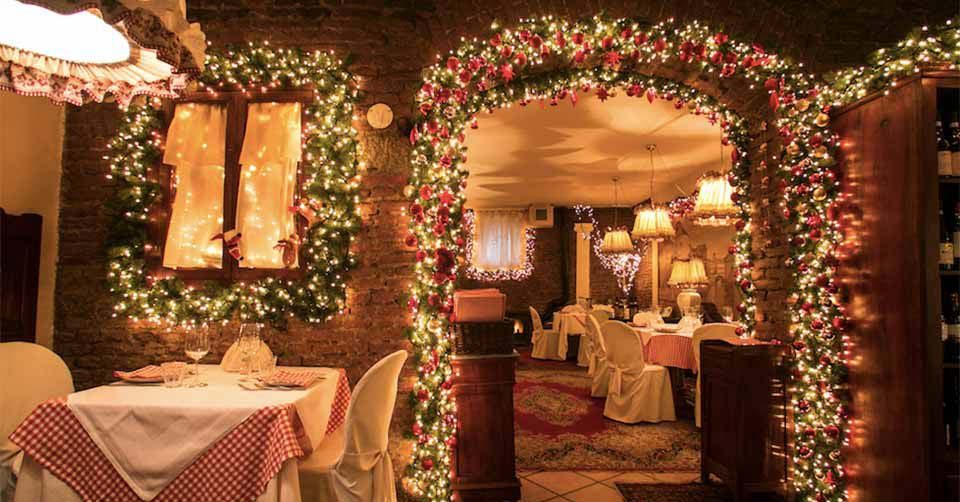 Decorazioni Natalizie Ristorante.50 Menu Di Natale A Meno Di 100 Nei Ristoranti Da Nord A Sud Dell Italia