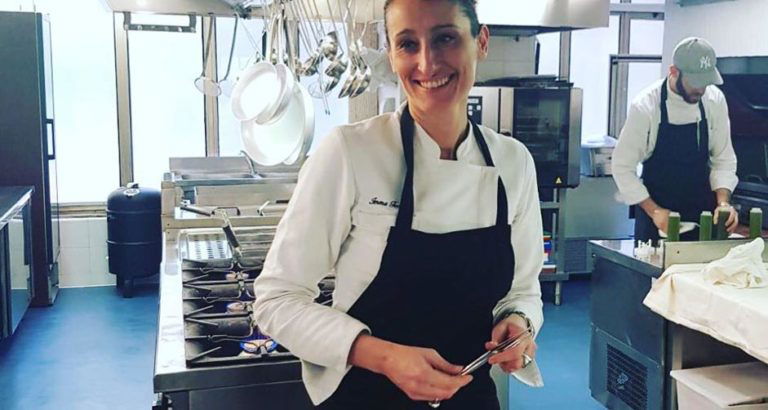 Torino. Cos&#8217;è Tor.Na, ristorante che apre con pizze al padellino, scarpariello al burro e tavolo 3D