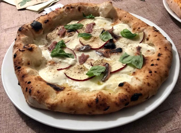 Pizza. Antonio Scorza is the new Diego Vitagliano a Pozzuoli