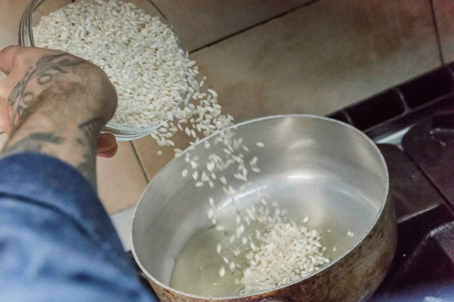 Ricetta basic. Come fare il risotto con burrata, gamberi rossi e zafferano