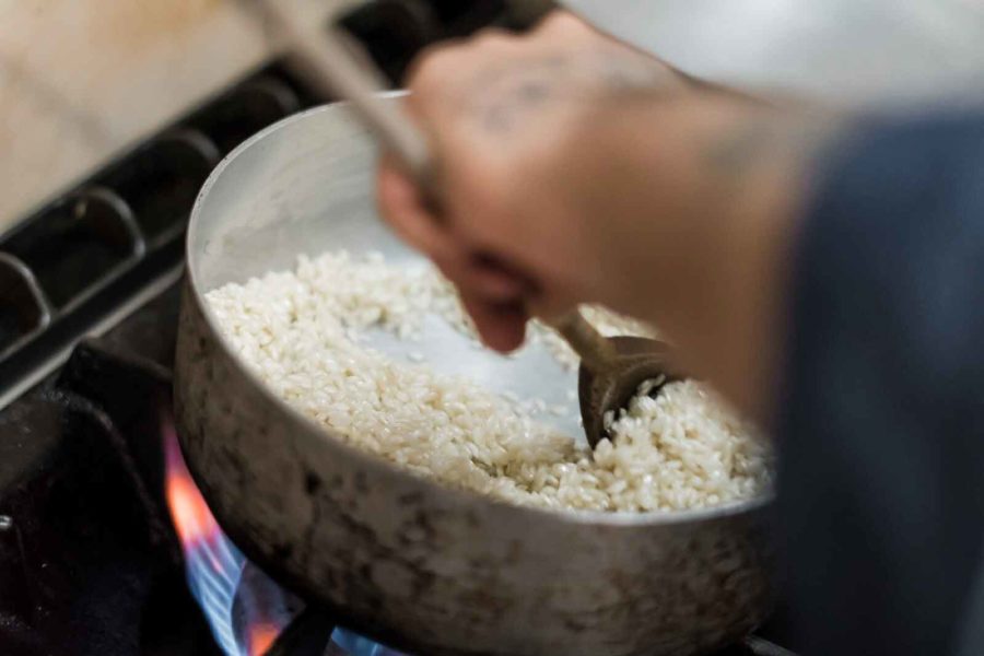 Ricetta basic. Come fare il risotto con burrata, gamberi rossi e zafferano