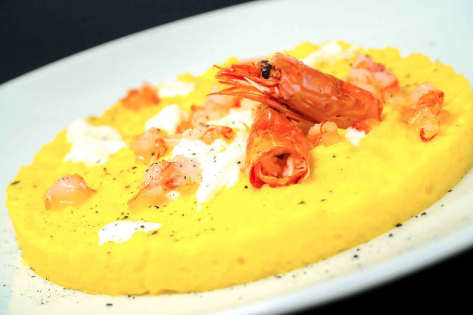 Ricetta basic. Come fare il risotto con burrata, gamberi rossi e zafferano