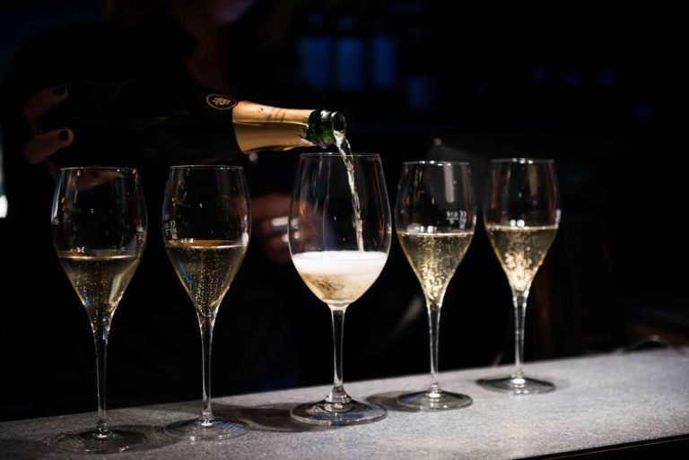 10 bollicine italiane per brindare alle Feste e all&#8217;Anno Nuovo