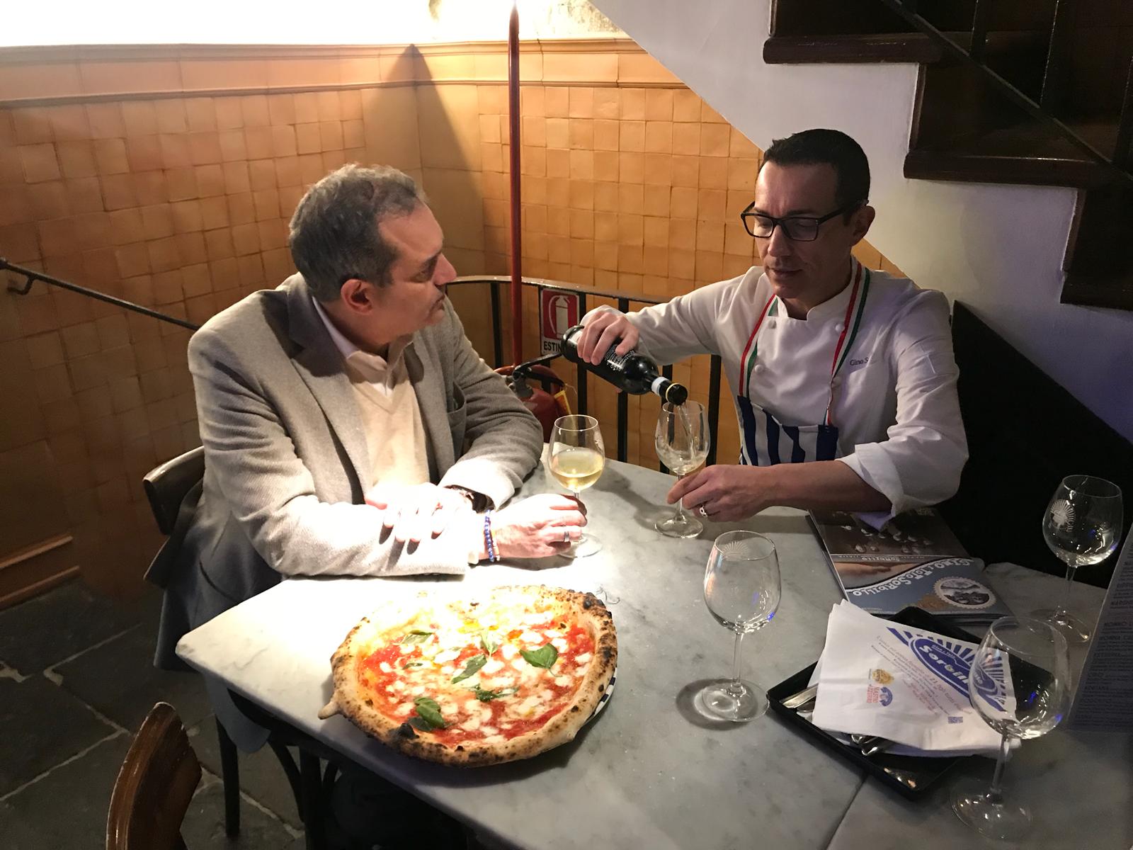 Sindaco de magistris da Sorbillo