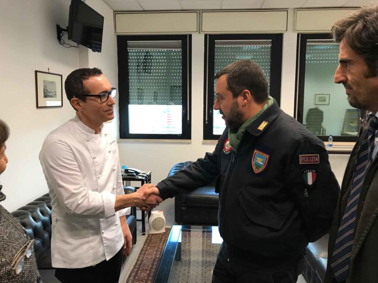 Anche a Wuhan si consegnano pizze a casa, dice Sorbillo a Salvini