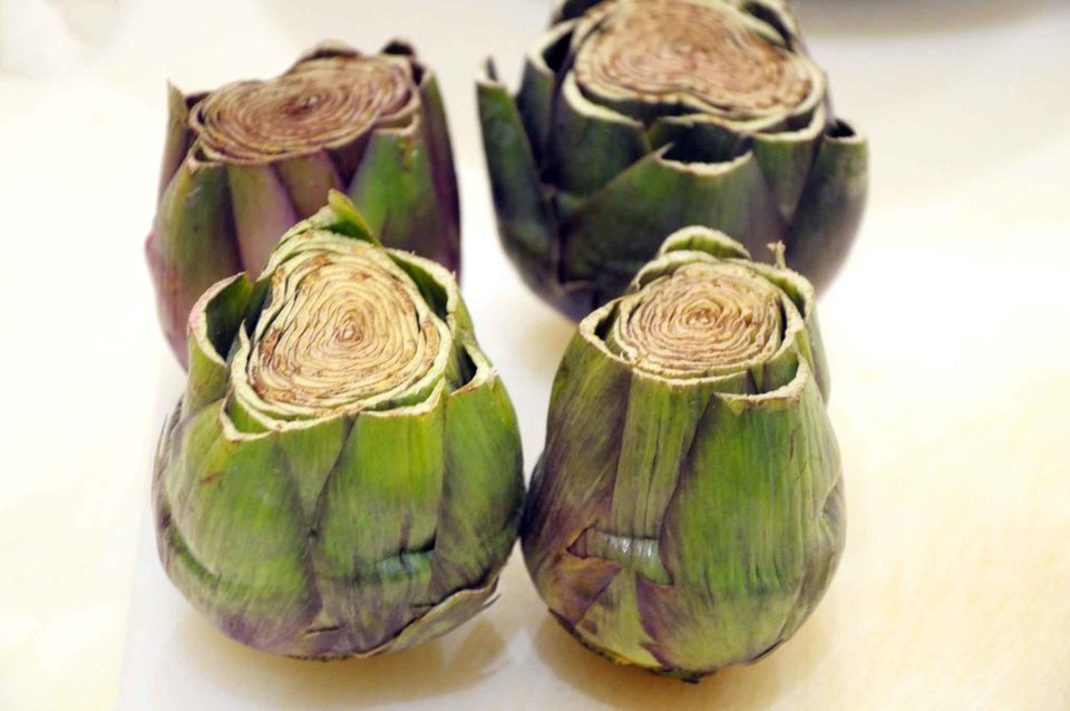 Carciofi alla romana e alla giudia differenze e dove si mangiano