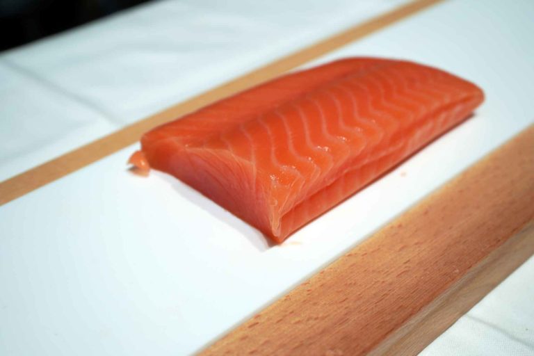 Coronavirus. Pechino in parziale lockdown per contagi da salmone