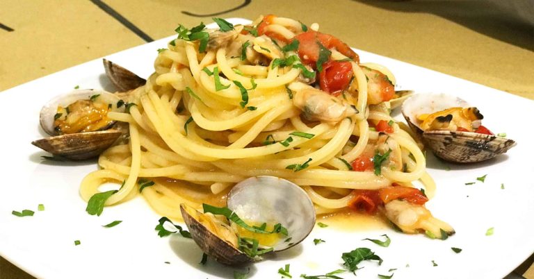 Catania. Mm, trattoria di pesce che è lì dove c&#8217;è il mercato A&#8217; Piscaria