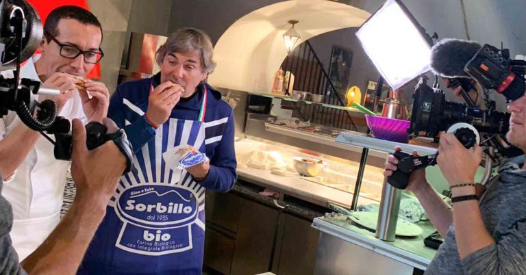 La pizza di Gino Sorbillo per Hubertusjagd che cerca i posti migliori del mondo