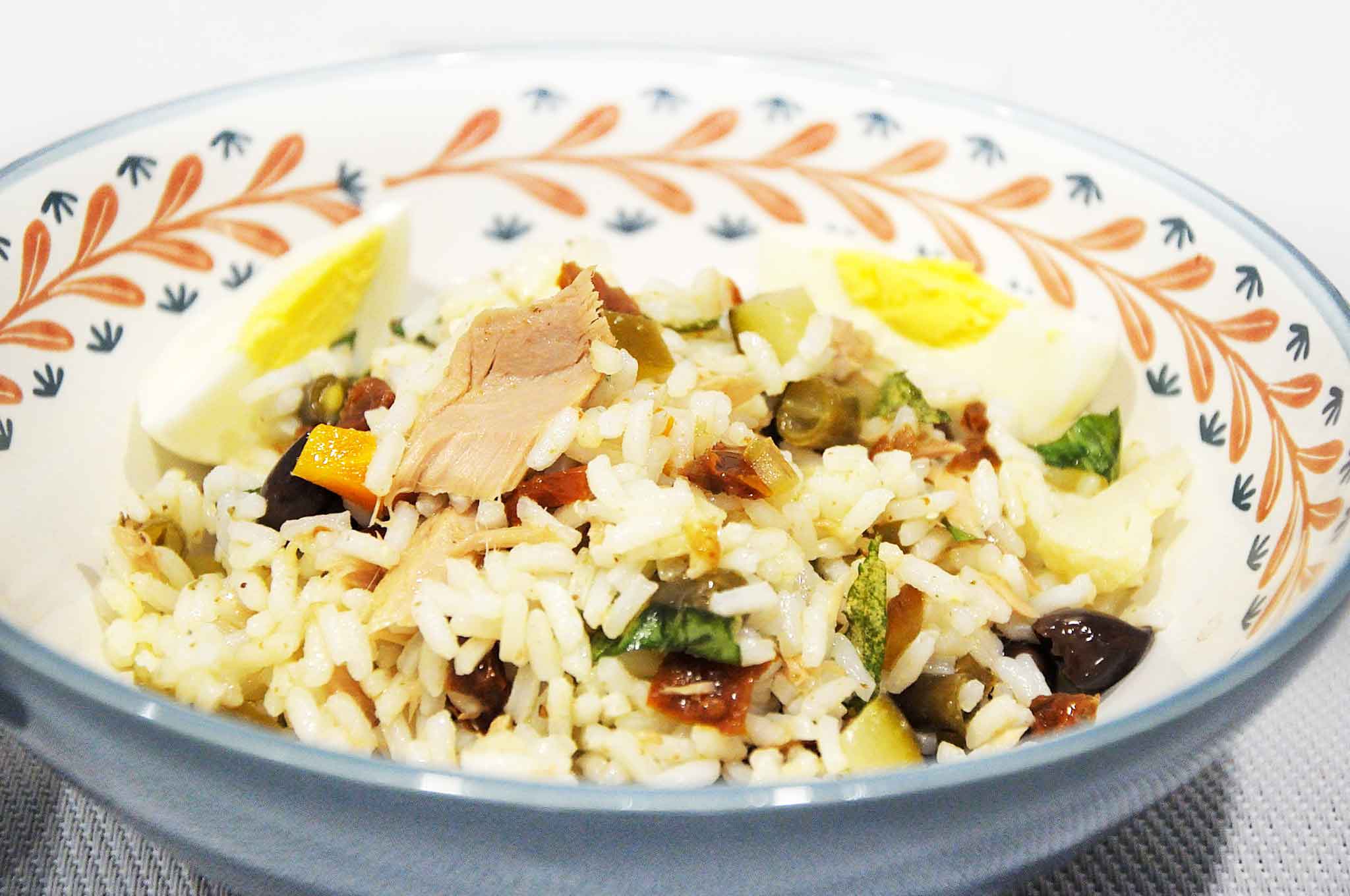 Insalata di riso piatto