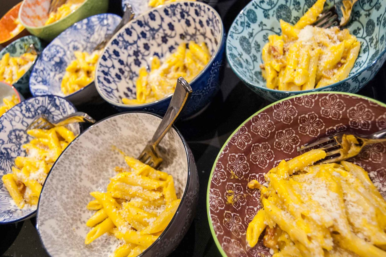 assaggi di carbonara dalla cucina