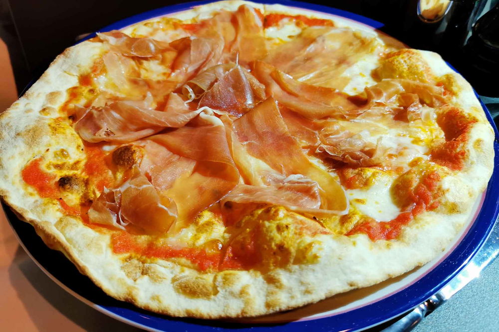 Crazy Pizza Briatore perde un milione di euro con la pizzeria di Londra