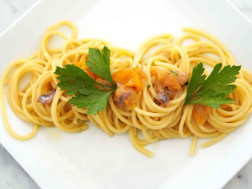 spaghetti pomodorini gialli alici menaica
