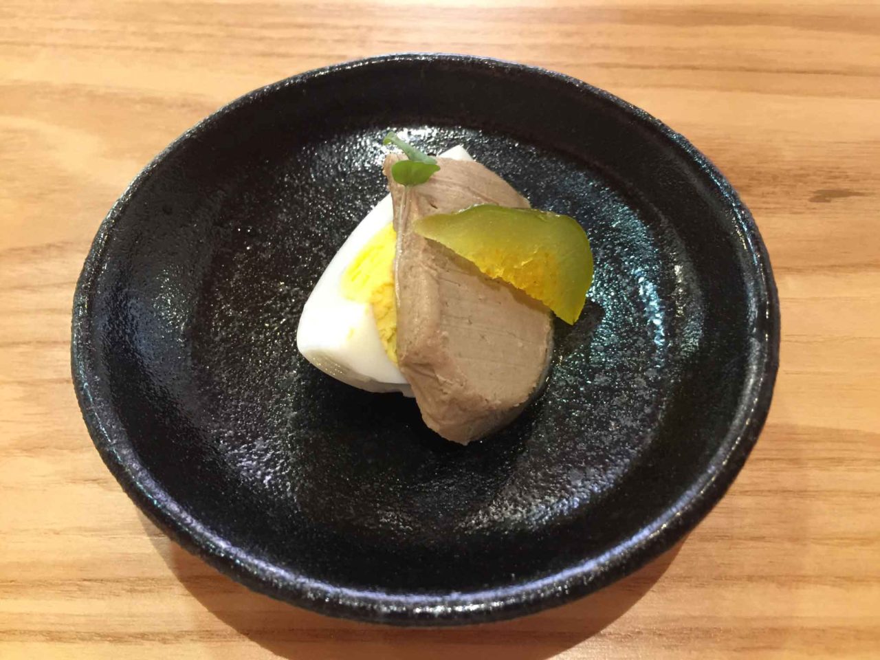 Wonton Milano ristorante cinese entrèe fegato d'anatra uovo sodo mostarda fico