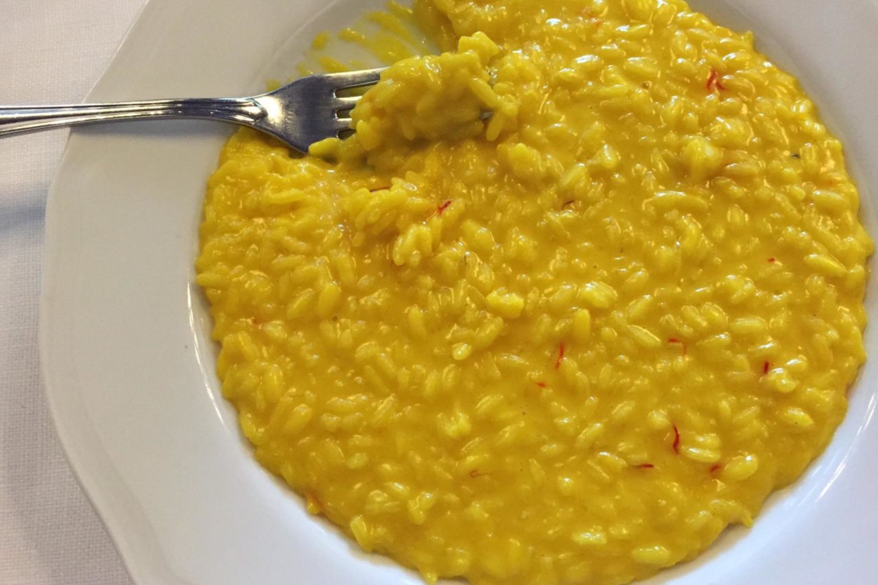 Il risotto giallo alla milanese coi pistilli di Trattoria masuelli