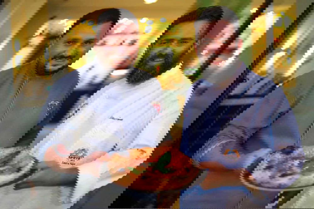 Vincenzo Capuano non lascia la pizzeria di Piazza Vittoria a Napoli