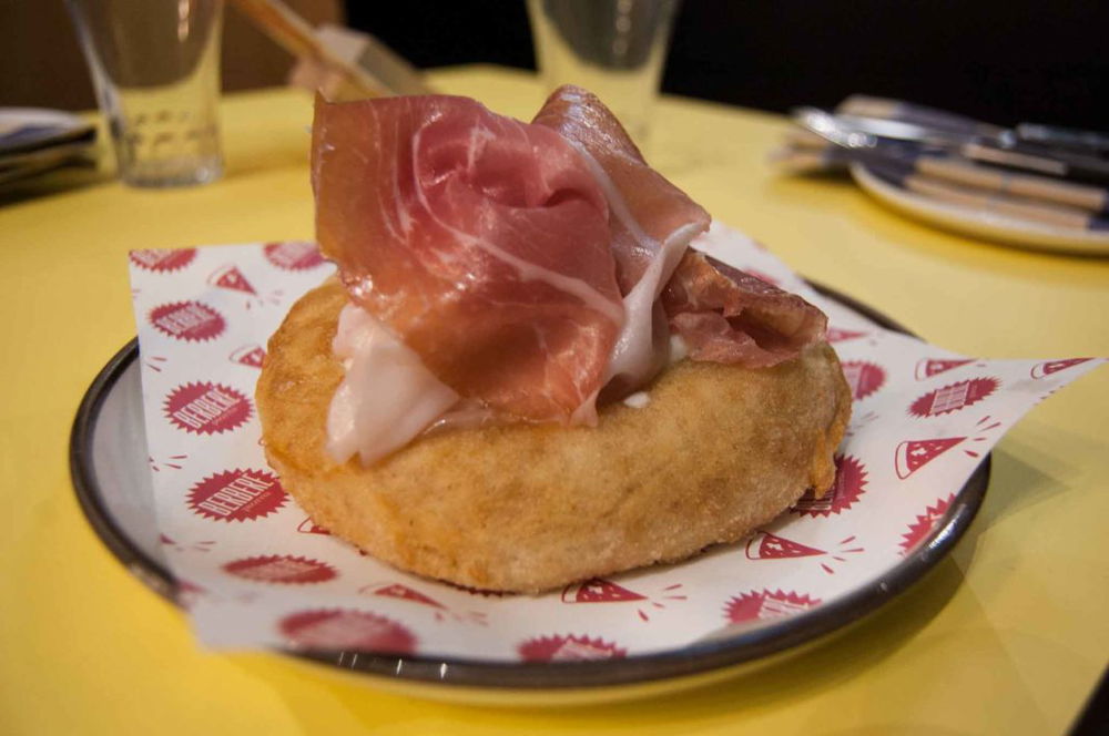 Da Berberè a Roma ora c'è anche la pizza fritta. E la regalano pure