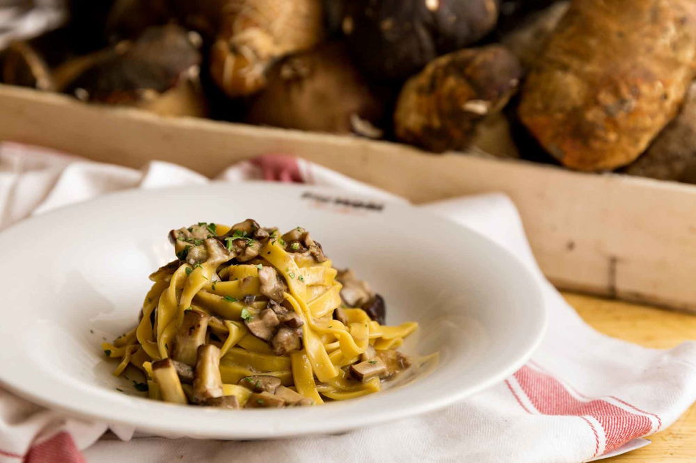 Funghi porcini. Il menu è speciale da Osteria Fratelli Mori a Roma