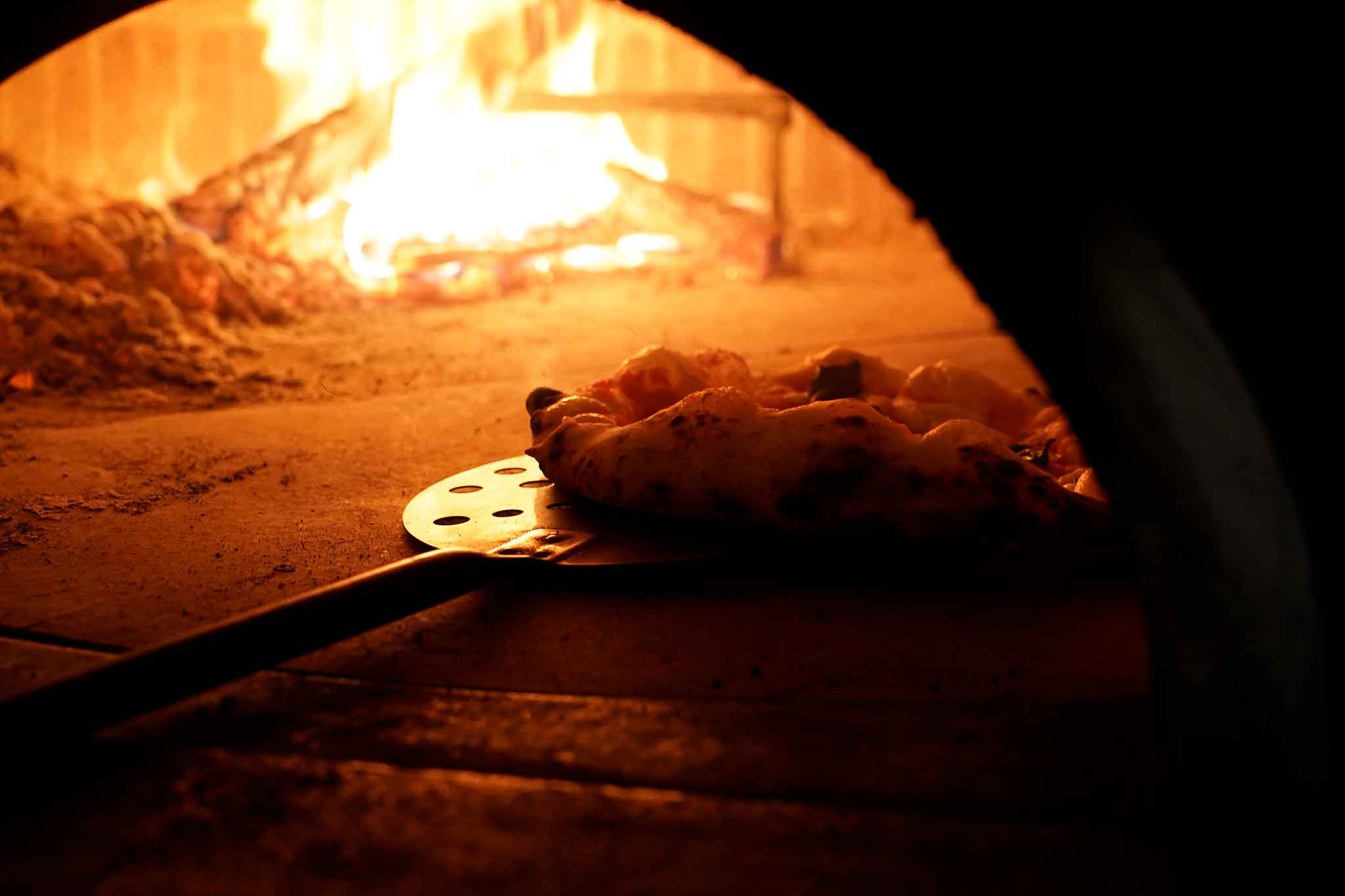 pizza forno a legna