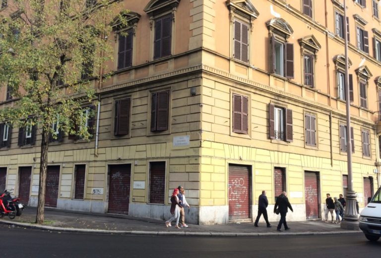 Starbucks apre a Roma ai Musei Vaticani