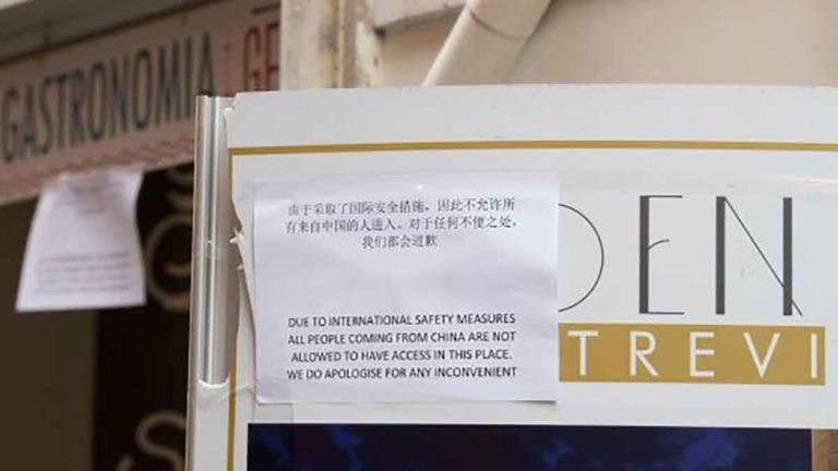 Coronavirus. A Roma i turisti cinesi non possono entrare nel bar