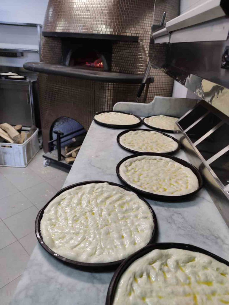 Coronavirus. La pizzeria di Franco Pepe dona un ventilatore polmonare