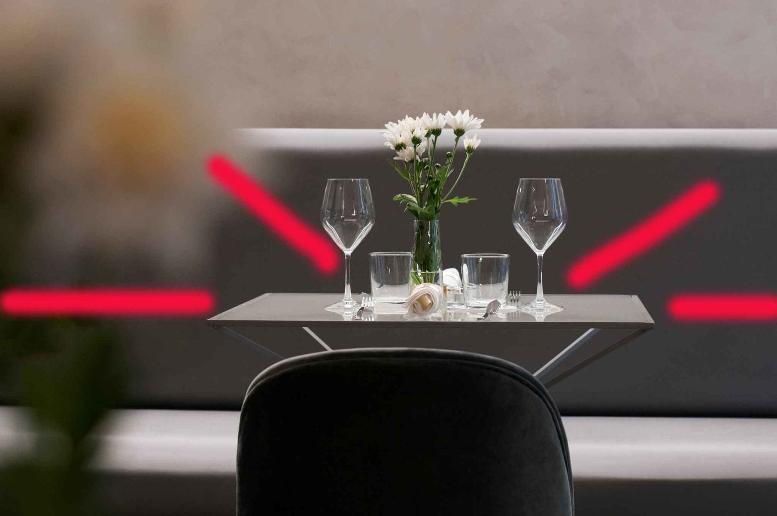 coronavirus tavolo ristorante distanza due metri