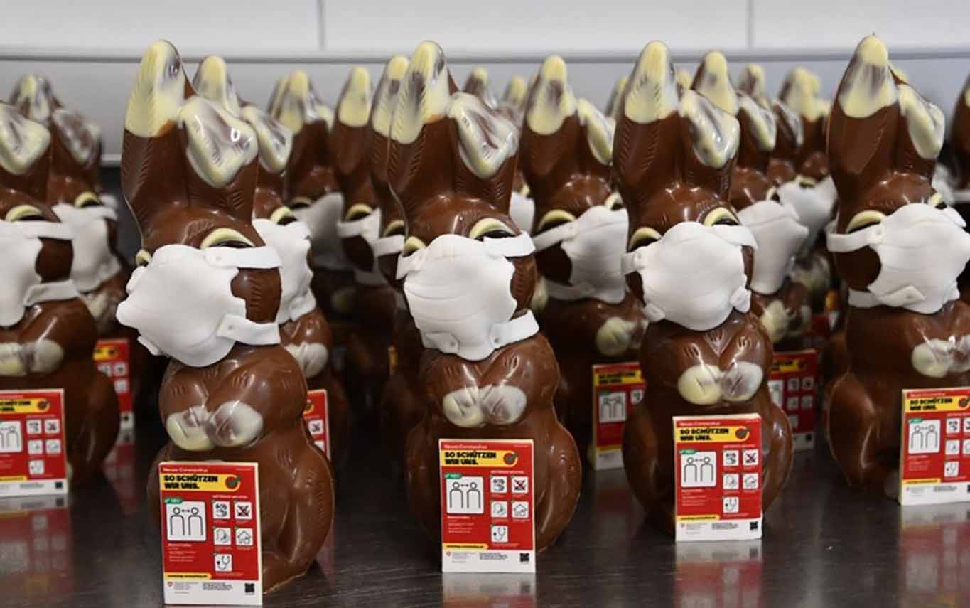 Coronavirus Pasticceria Mette Mascherina Ai Conigli Di Cioccolato