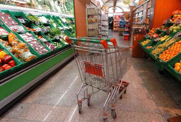 Gli Ispettori del Lavoro controllano distanza e tempo di sosta in negozi e supermercati