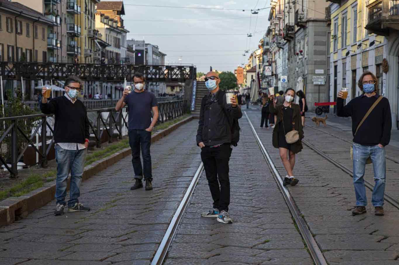 movida sui navigli milano distanziamento sociale