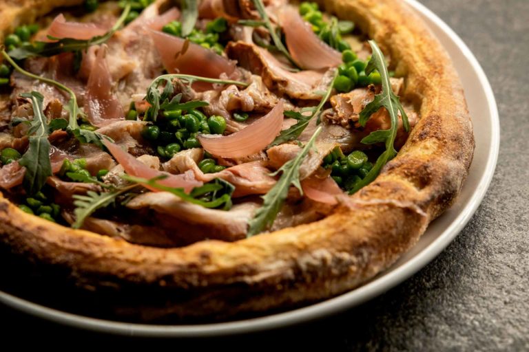 Roma. Menu e prezzi di RetroBottega che riapre come RetroPizza