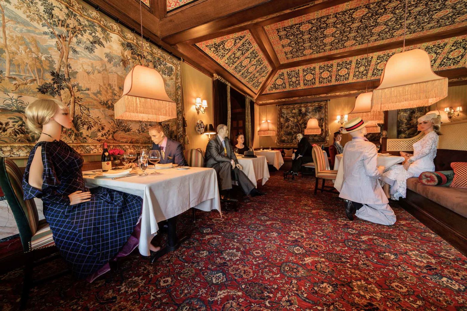 ristorante con i manichini