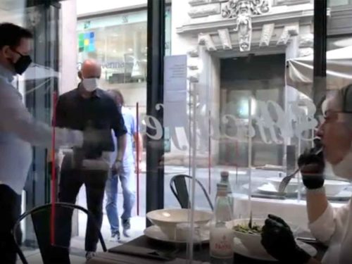 tavoli plexiglass al ristorante