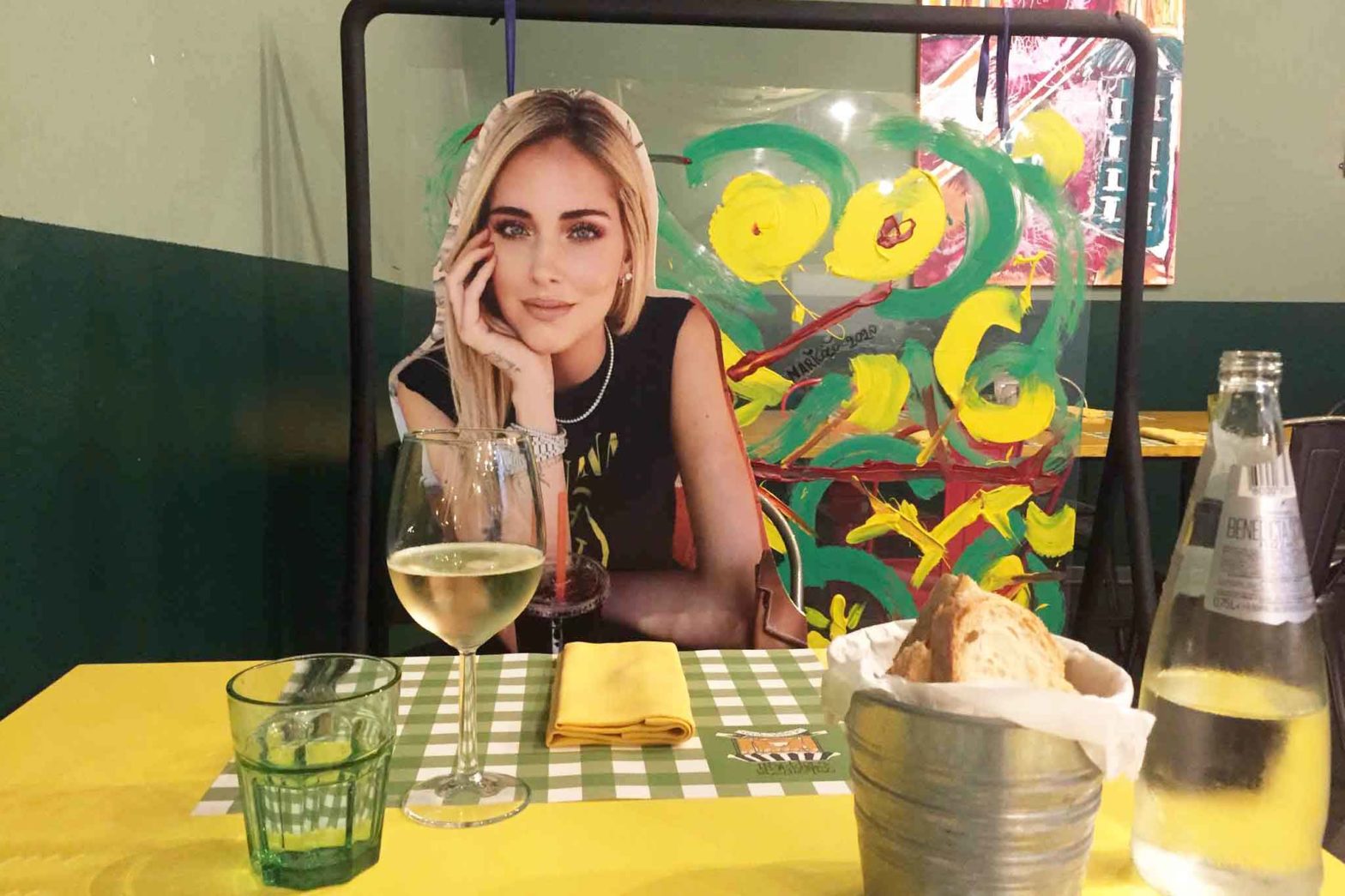 Chiara Ferragni tavolo Consorzio Stoppani Milano