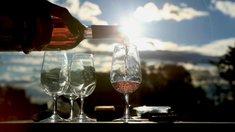 Vino. Dalla Toscana 5 rosati imperdibili per brindare all&#8217;estate