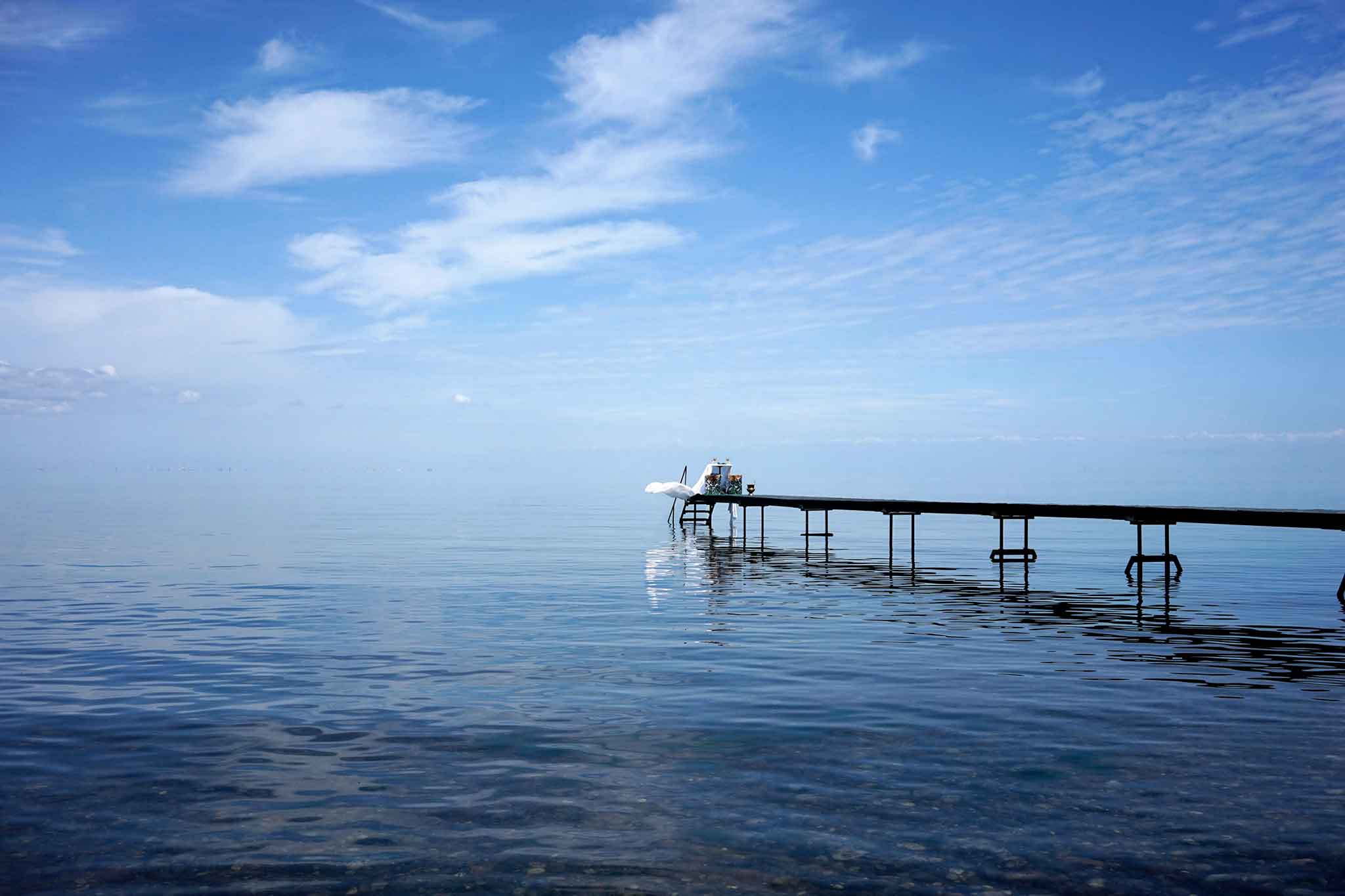 Nowhere tavolo sul lago
