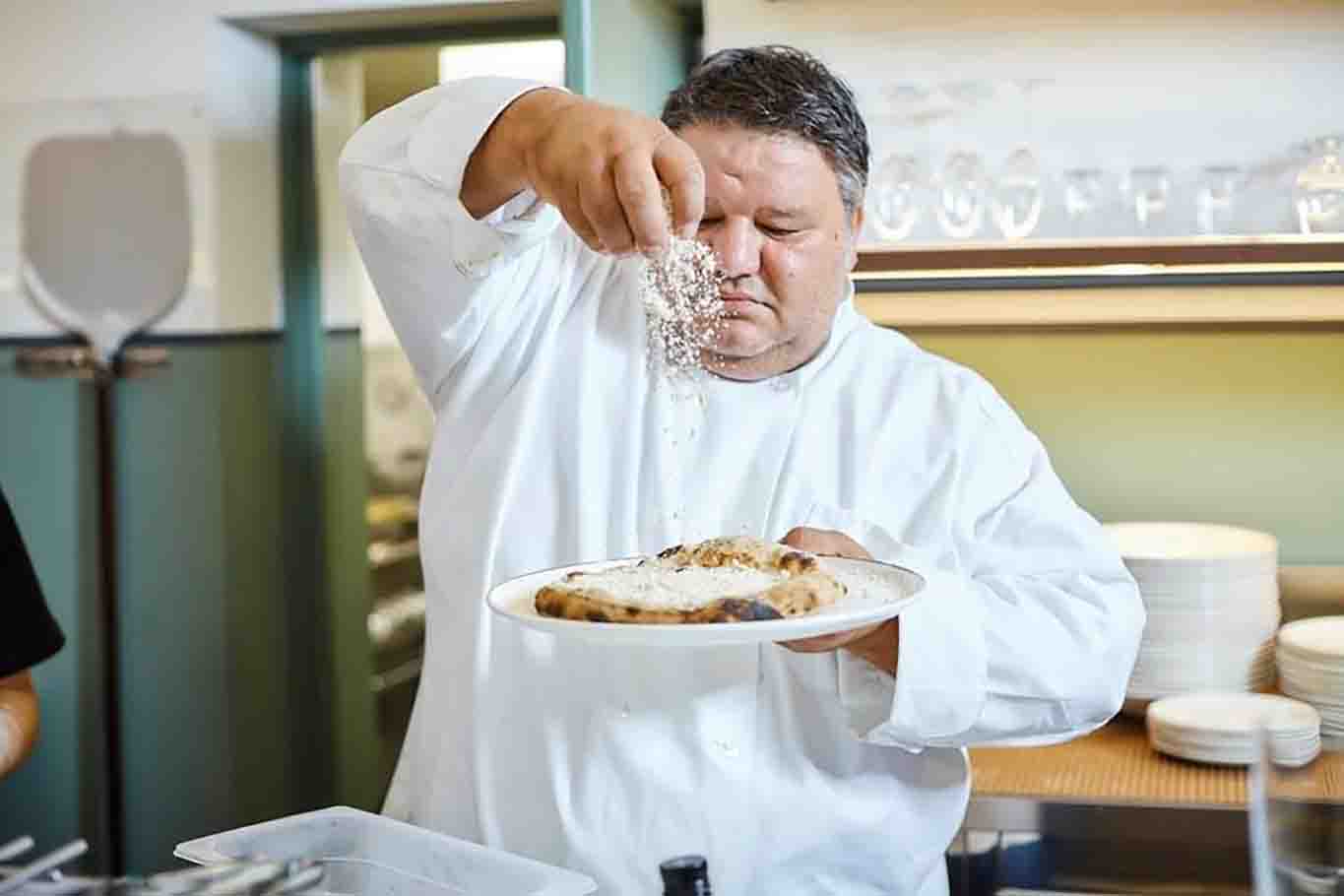 Stefano Callegari pizza cacio e pepe sforno