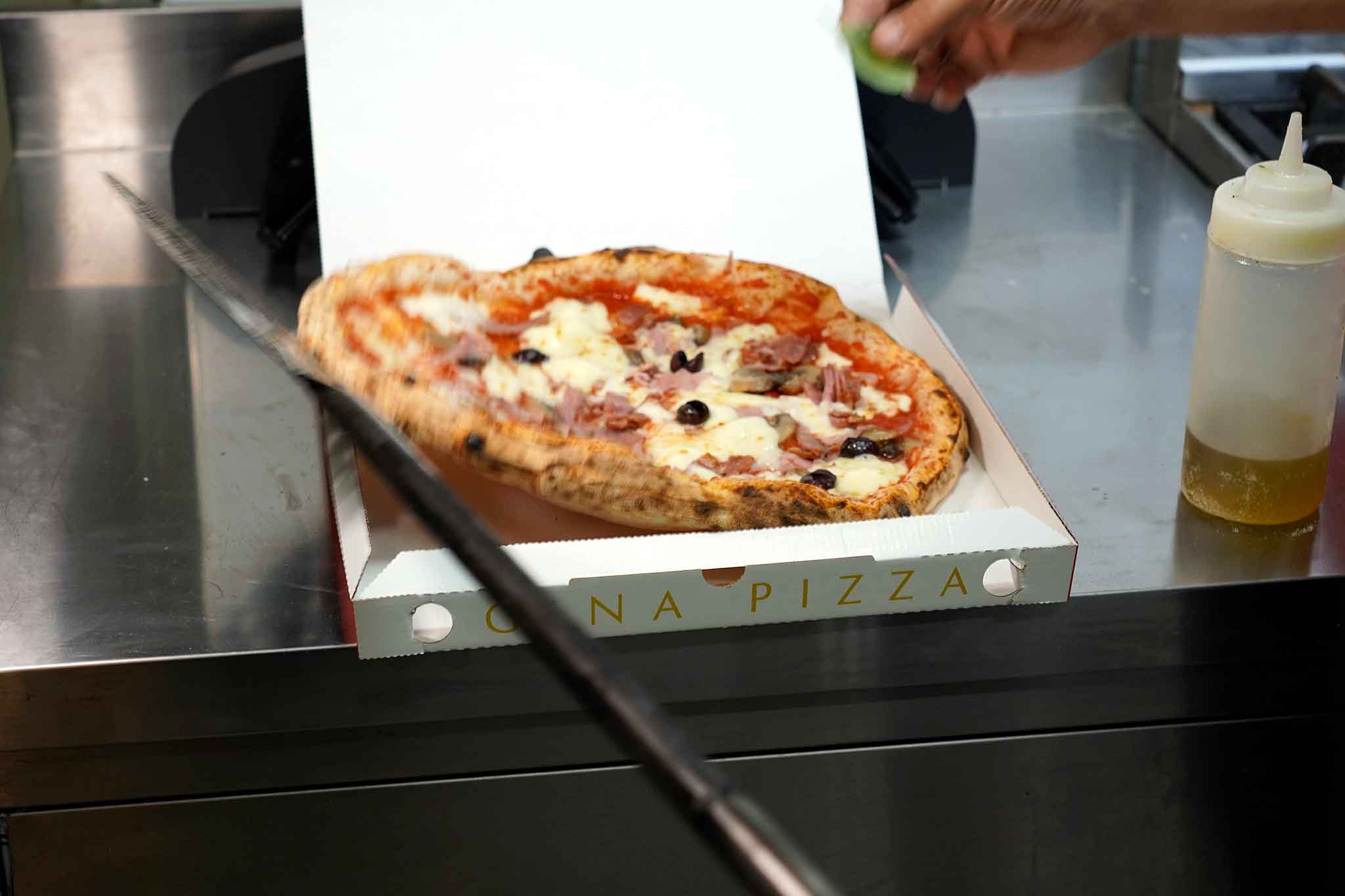 pizza capricciosa Gina Pizza asporto e delivery