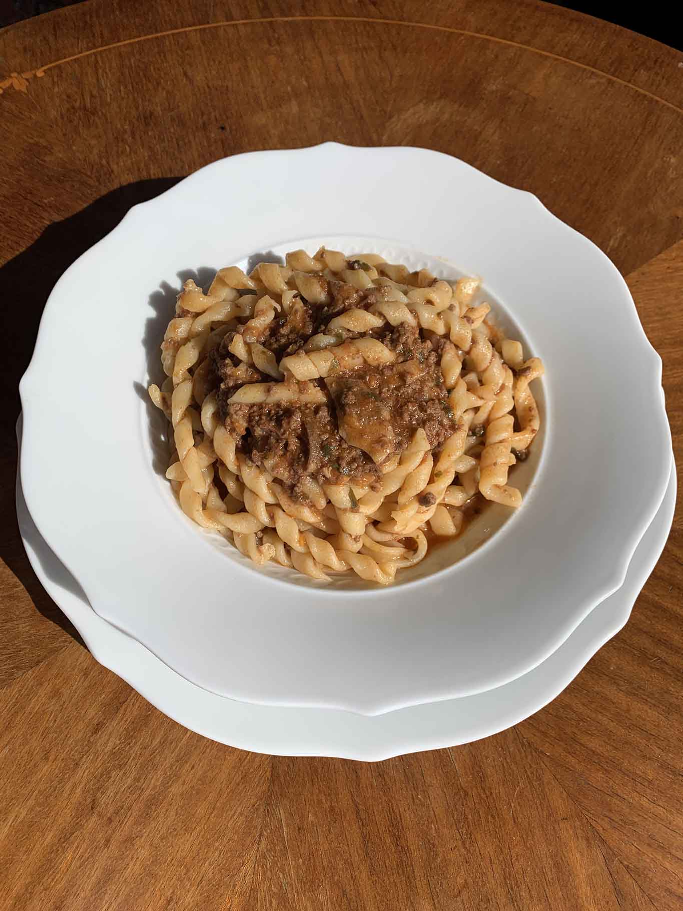 fusilli bolognese