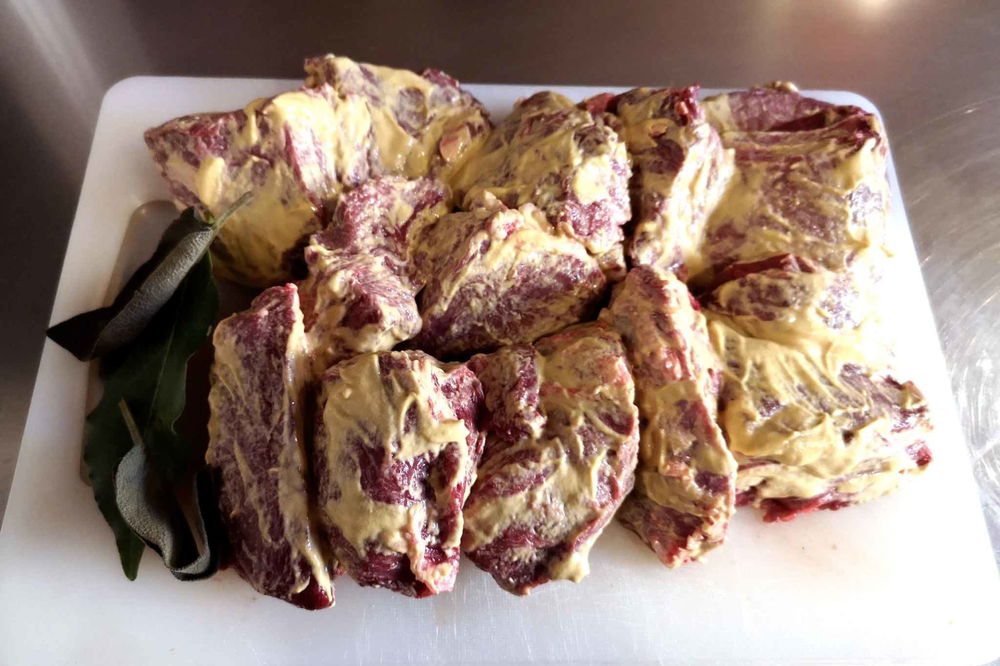 Ricetta: guancia di vitello brasata al vino rosso, regina ...