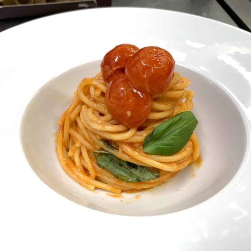 spaghetti al pomodoro san marzano e ciliegino
