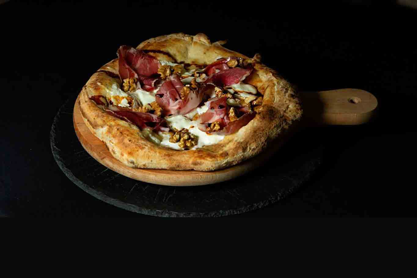 pizzeria La Cruna del Lago Lesina Puglia pizza