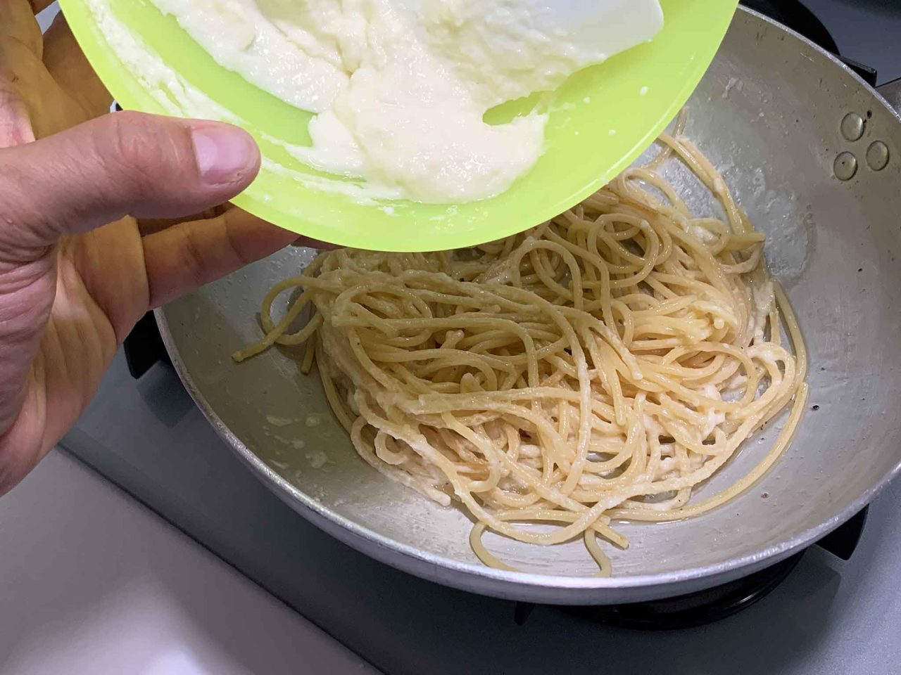 spaghetti crema pecorino