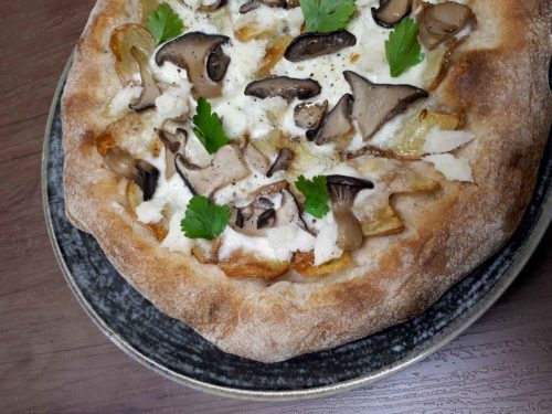 pizza tiella foggiana baccala patate funghi cardoncelli