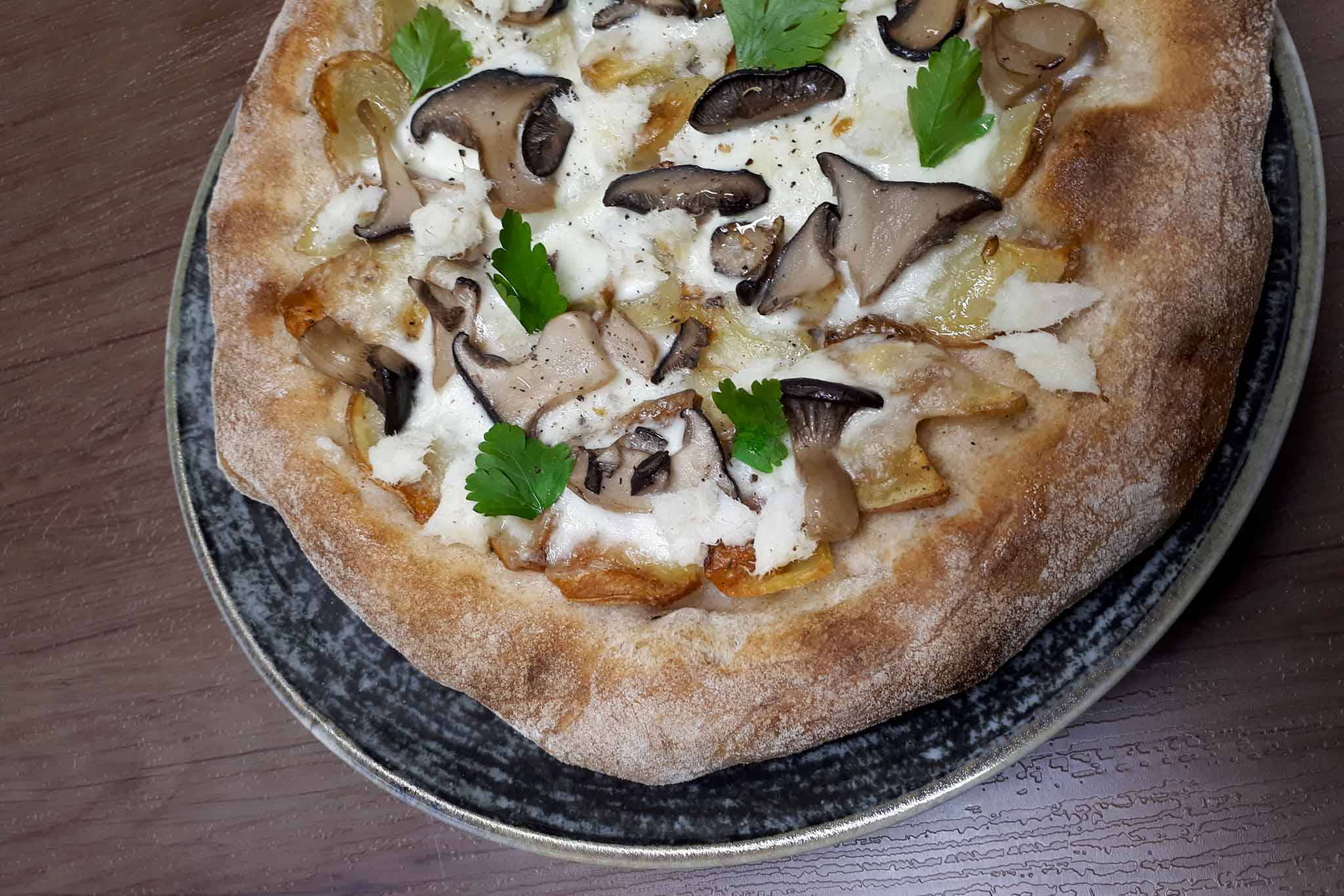 pizza tiella foggiana baccala patate funghi cardoncelli