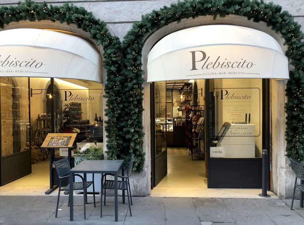 Plebiscito Roma, recensione del mercato con ristorante a piazza Venezia