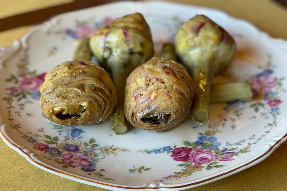 Carciofi alla romana e alla giudia differenze e dove si mangiano