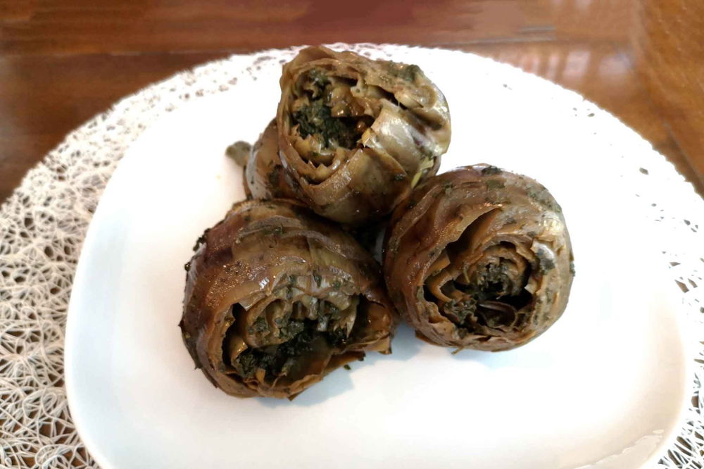 Carciofi alla romana ricetta tradizionale del più amato contorno laziale