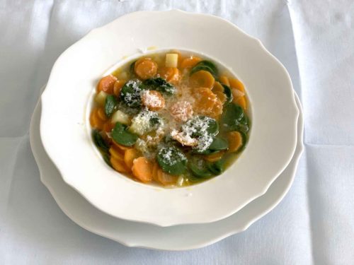 minestra pasta agli spinaci patate carote brodo di pollo